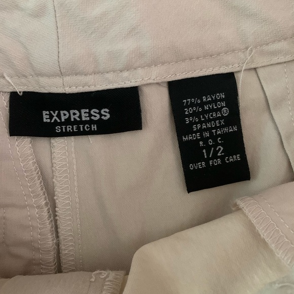 Express Shorts - Picture 2 of 3